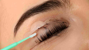 Comment réaliser un rehaussement de cils?