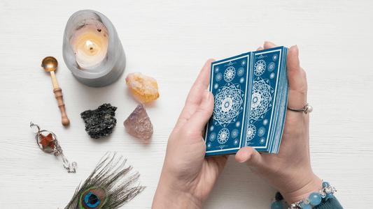 Lune tarot combinaison: comment interpréter les tirages?