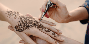 Rêver de henné en islam: quelle signification?