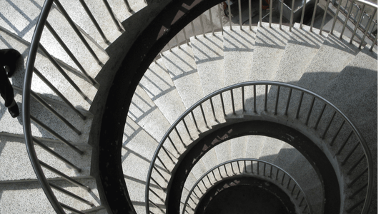 rever de monter les escaliers en islam
