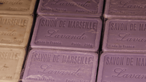 Savon de marseille visage: bienfaits et inconvénients