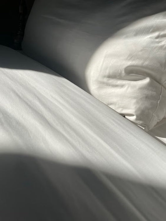 Routine beauté du soir : les gestes pour la peau et les cheveux